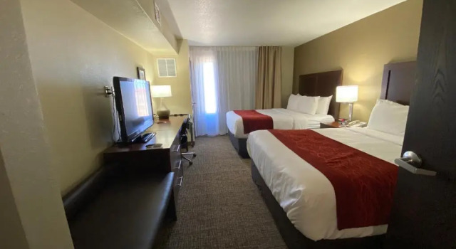 Четырёхместный люкс Comfort Inn & Suites Goodland