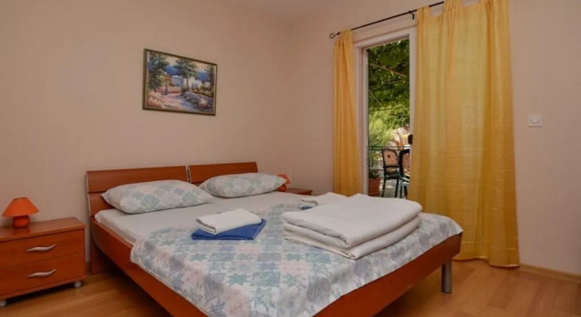 Studio Apartments Lulak