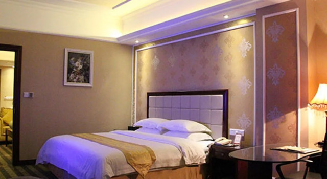 Vienna Hotel Shenzhen Songgang Yanchuan Road, Rezerwuj Hotel Hotele w Shenzhen z parkingiem, Parking