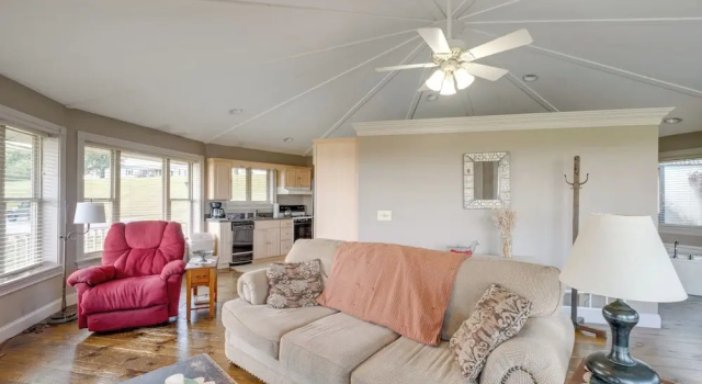 Апартаменты с балконом Panoramic Views: Hillside Millersburg Studio