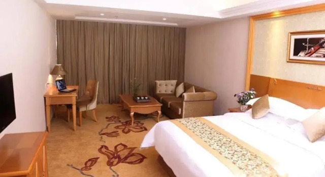 Vienna Hotel (Shenzhen Guanlan Guohuyuan Branch), Rezerwuj Hotel Hotele w Shenzhen z parkingiem, Parking