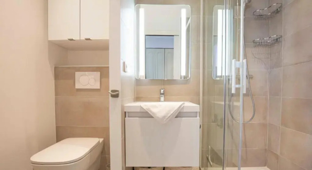 Апартаменты Bnb Renting Chez J-P - 100m Beach 2-4pers Terrace Sea View Pool Garage