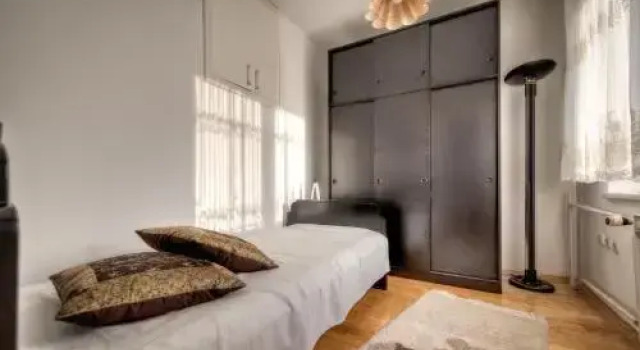 Mott Residence, Забронировать Отель Тузла 