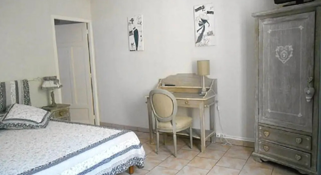 Le Mas des Kiwis, Prenota Hotel Violes Valchiusa