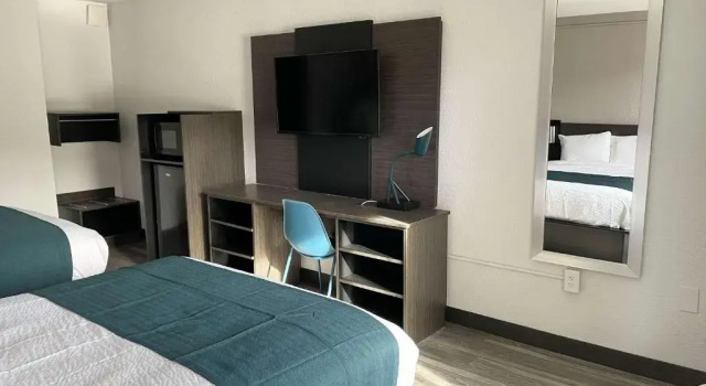 Четырёхместный номер Standard Motel 6 West Columbia SC Airport