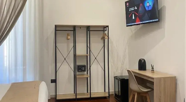 Четырёхместный номер Comfort с балконом AR b&b Nel Cuore di Napoli