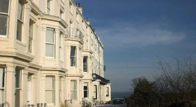 Апартаменты Blue Whale 2 Bedroomed 2nd Floor Appt with Sea Views, Beach & Wifi