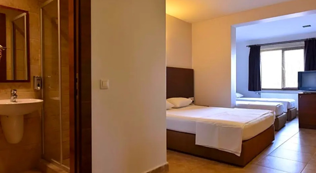 Elmas Hotel, Varaa Hotelli Hotellit Marmara-alue pysäköinnillä, Pysäköinti