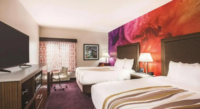 Четырёхместный номер Deluxe La Quinta by Wyndham Chambersburg