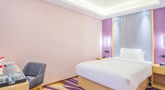 Двухместный номер Standard Lavande Hotel Zhaoqing Qixingyan Scenic Spot Yihua International Square