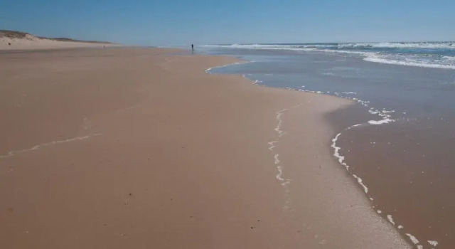Maison Bassin d'Arcachon - Arès - Proche plage et commerces, 3 chambres, 8 personnes, climatisation, Забронировать Отель Отели Бассен-д'Аркашон с парковкой, Парковка