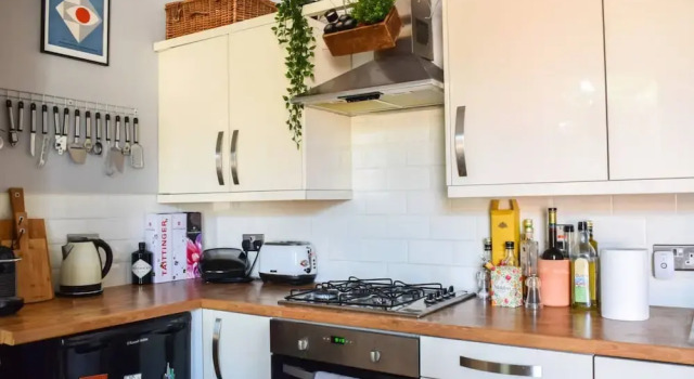 1 Bedroom Flat Close to Clapton Station, Забронировать Отель Отели Англии 3 звезды, 3*