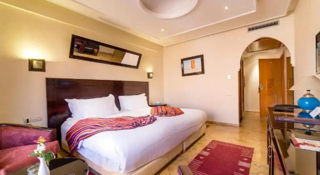 Номер Comfort Hôtel Les Trois Palmiers