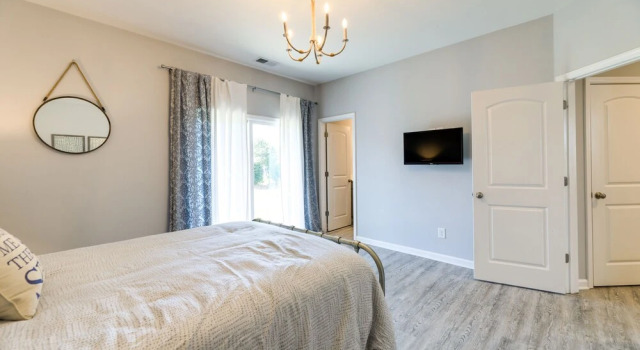 Beaufort Getaway w/ Pool Access, 2 Mi to Downtown!