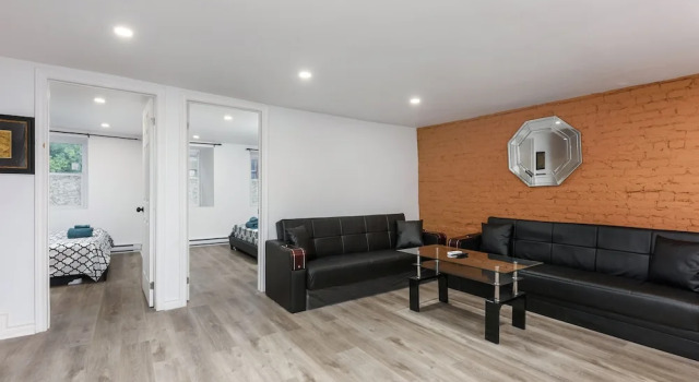 Апартаменты Luxury 3 Bedroom Loft in Downtown Free parking