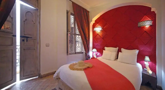 Camera Standard Riad Anyssates