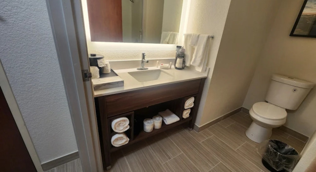 Люкс Deluxe La Quinta by Wyndham Milwaukee SW New Berlin