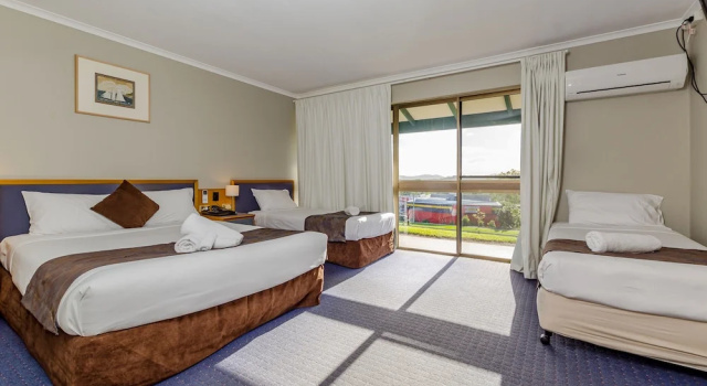 Трёхместный семейный номер Standard Gladstone Palms Motor Inn