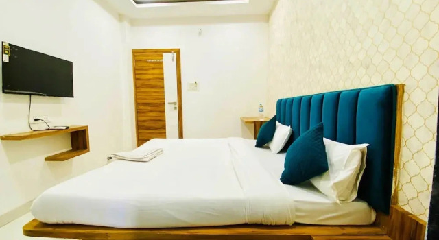 Номер Economy FabHotel Shyam Palace