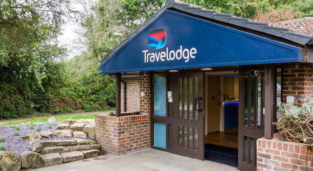 Travelodge Hotel Billingshurst Five Oaks, Забронировать Отель Биллингсхерст Западный Суссекс