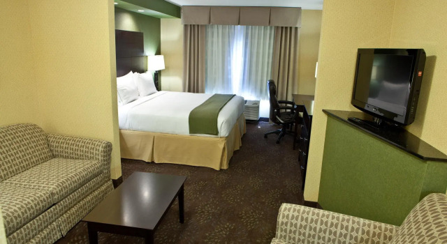 Двухместный люкс Holiday Inn Express Hotel & Suites Lansing-Dimondale by IHG