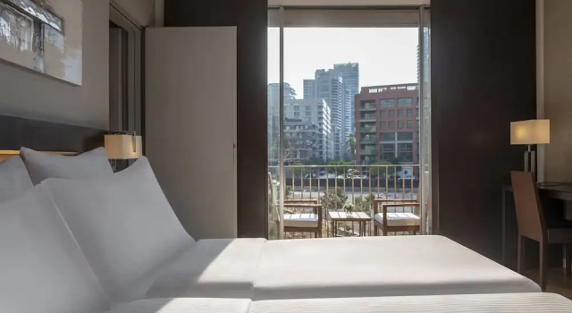 Двухместный семейный номер Standard с балконом Hilton Beirut Downtown