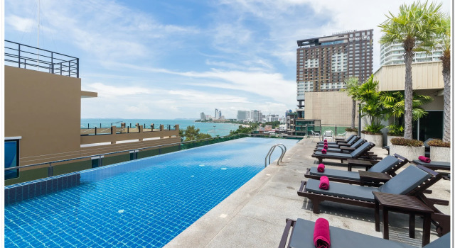 Кровать в общем номере Sea Me Spring Too Hotel