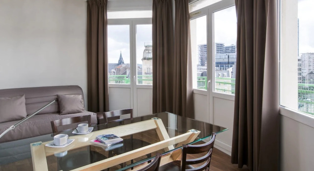 Люкс Privilege с балконом Hotel Foch Nancy Gare