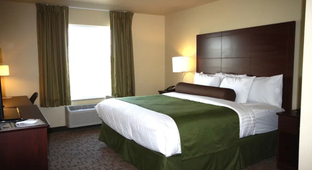Двухместный люкс Cobblestone Hotel & Suites - Devils Lake