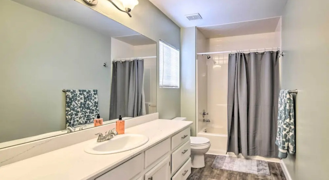 Апартаменты Loveland Duplex w/ Large Yard: 2 Mi to Dtwn