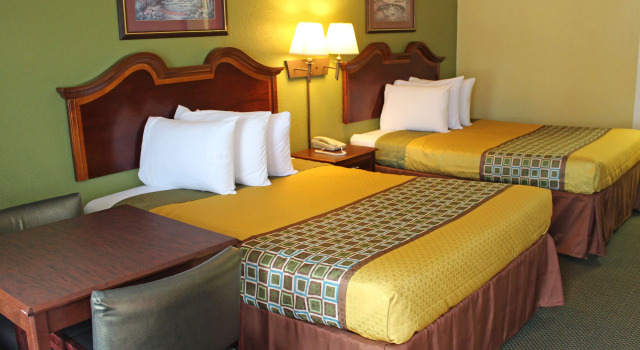 Четырёхместный номер Standard Americas Best Value Inn Conyers