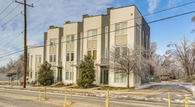 2 Mi to Broadway! Upscale Townhome in Nashville, Prenota Appartamento Hotel a Tennessee con parcheggio, Parcheggio