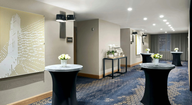 Courtyard by Marriott Boston Downtown/North Station, Забронировать Отель Отели Бостона с завтраком, рядом с Charles Hayden Planetarium, Завтраки