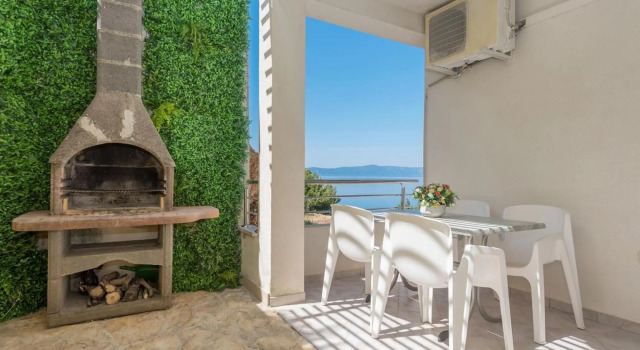 Ivi - 100 m From Pebble Beach - A3, Rezerwuj Hotel Hotele w Split-Dalmatia County z parkingiem, Parking