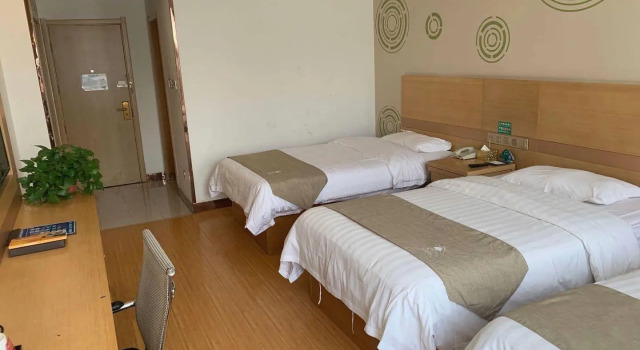 GreenTree Inn Heze Cao County Zhuangzhai Town Eastern Times City Business Hotel, Забронировать Отель Хецзе Шаньдун