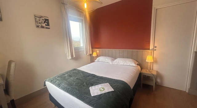 Двухместный номер Standard с 3 комнатами BRIT HOTEL CONFORT Lannion vers Perros-Guirec