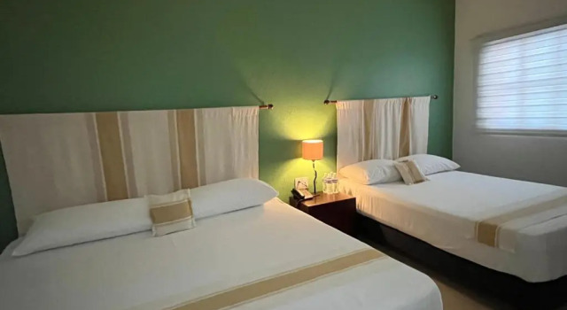 Standardowy czteroosobowy pokój Nueve Agaves Hotel