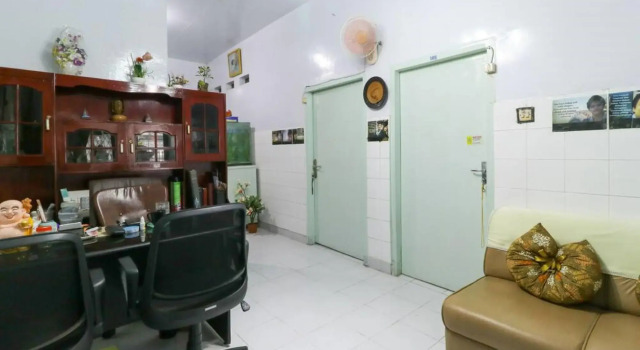Emy's Guesthouse, Book Hotel Hotels in East Java with Breakfast, Breakfasts