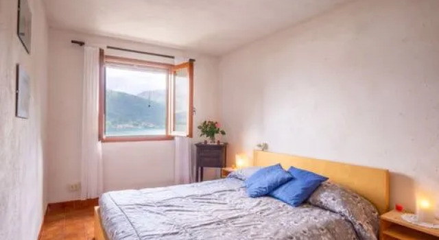 House Ronco Dongo 25531, Prenota Hotel Dongo Como