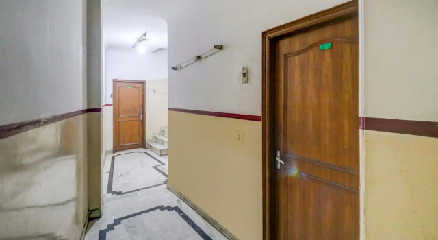 OYO 78270 Santi Inn, Забронировать Отель Восточный Дели Нью-Дели