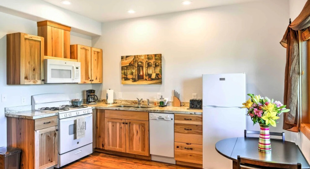 Апартаменты c 1 комнатой Columbia Falls Apt ~ 17 Mi to Whitefish Resort!