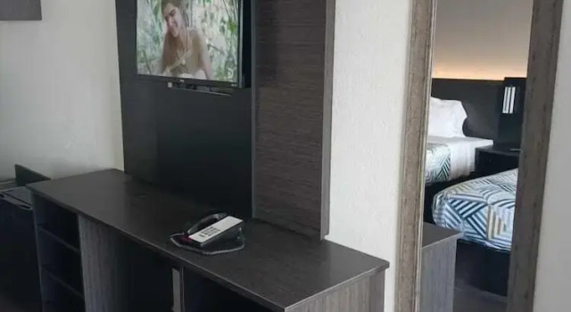 Hotel 465 by Regency Inn & Suites, Prenota Hotel Hotel a Indiana con parcheggio, Parcheggio