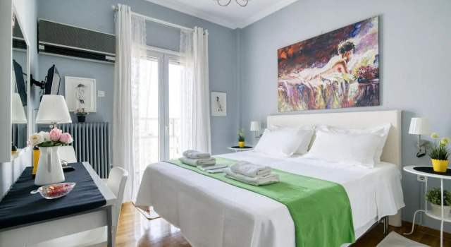 Snug apartment in Αθήνα with veranda