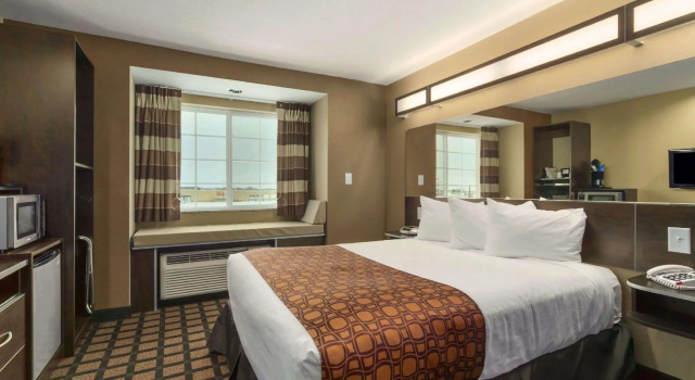 Двухместный номер Standard Microtel Inn & Suites by Wyndham Minot