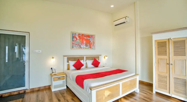 Номер Luxury рядом с пляжем The Goa Beach Resort, Morjim
