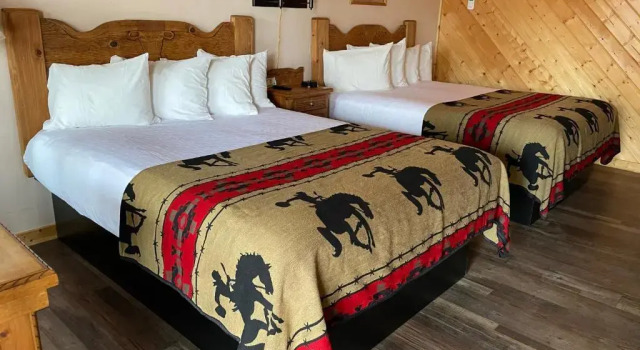 Четырёхместный номер Deluxe The Longhorn Ranch Resort Lodge & RV Park