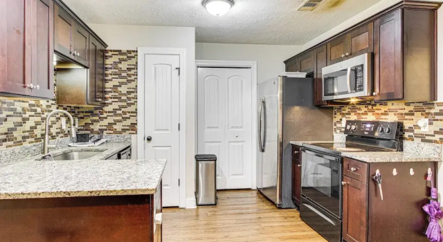 Апартаменты 7 Mi to Dtwn Augusta: Townhome Near Shops & Eats!