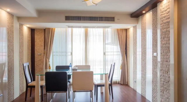 7C - 2 Bedroom Downtown Apartment With Shared Pool, Забронировать Апартаменты/квартира Бангкок провинция Бангкок, рядом с Развлекательный центр Nana Plaza