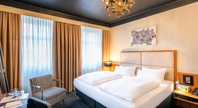 Двухместный номер Standard Hotel Würzburger Hof ****