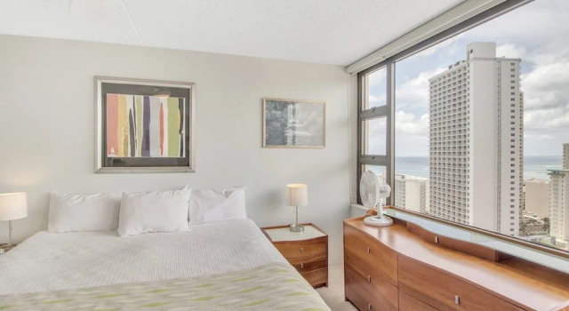 High Rise Ocean View Waikiki Condo, FREE Parking & Wi-Fi